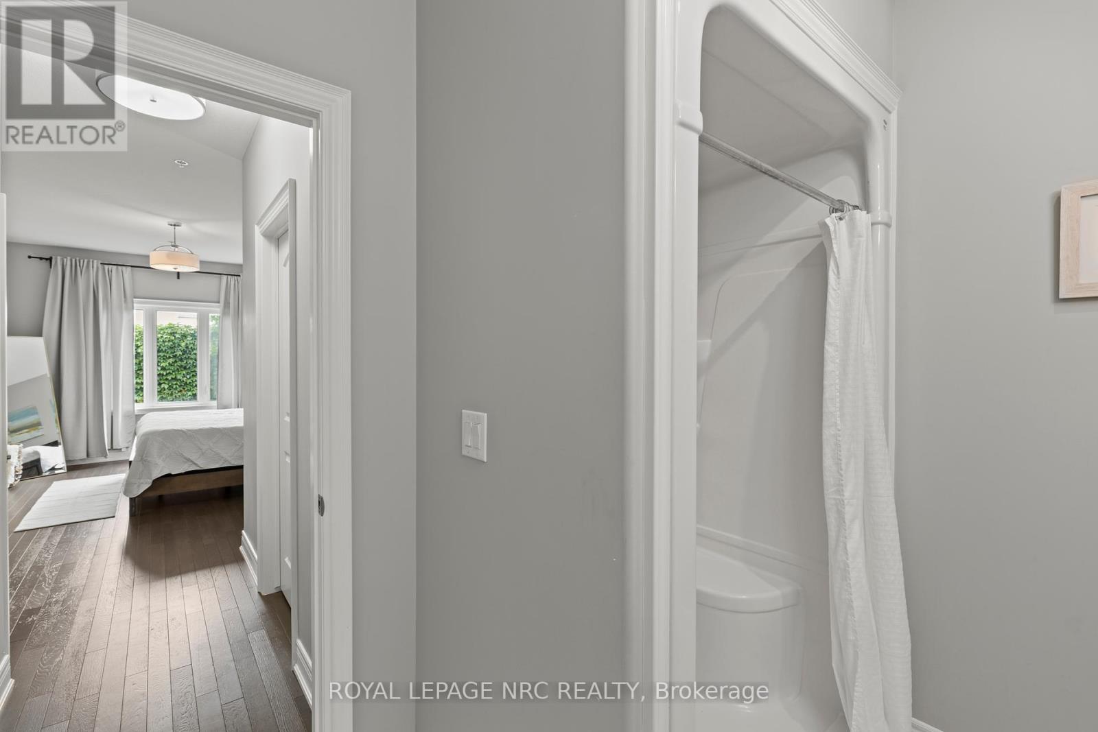 30 Blossom Common, St. Catharines, Ontario  L2M 0B3 - Photo 17 - X12316793