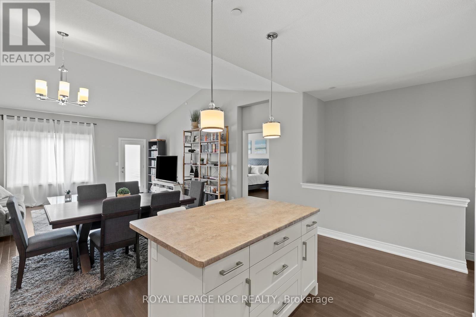 30 Blossom Common, St. Catharines, Ontario  L2M 0B3 - Photo 9 - X12316793