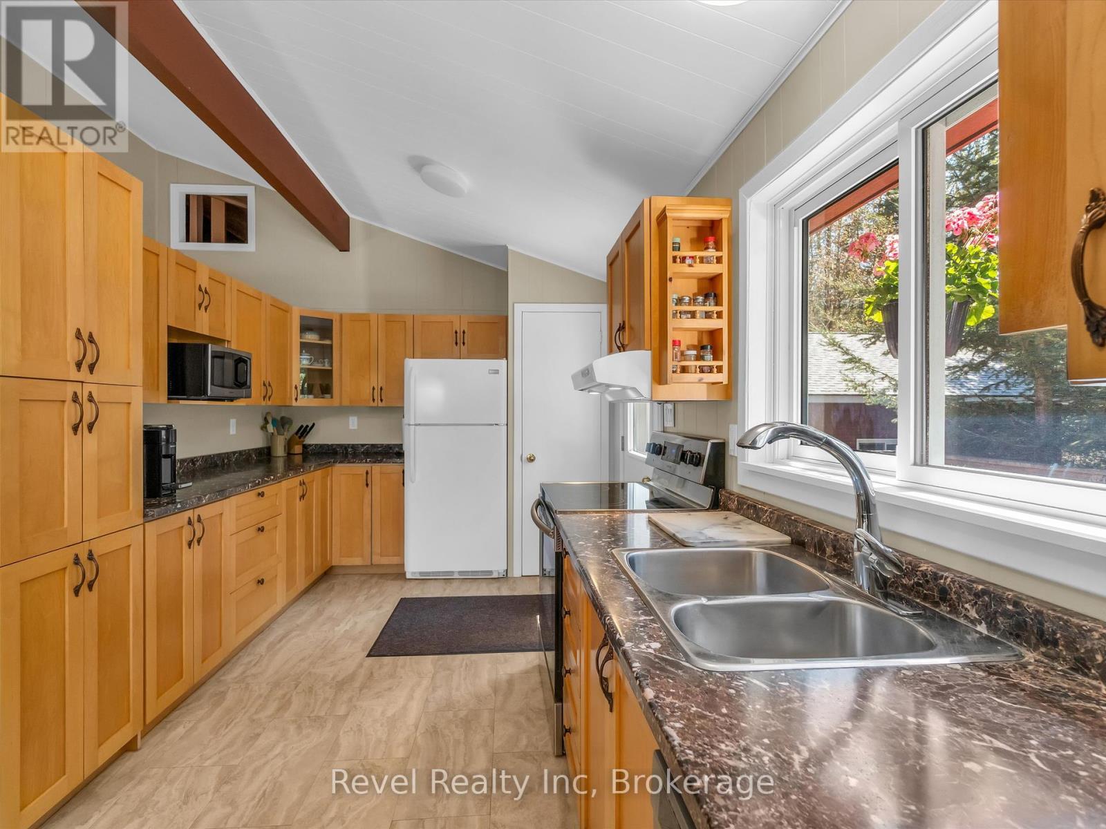 1234 Miriam Drive, Bracebridge (Oakley), Ontario  P1L 1X1 - Photo 5 - X12316794