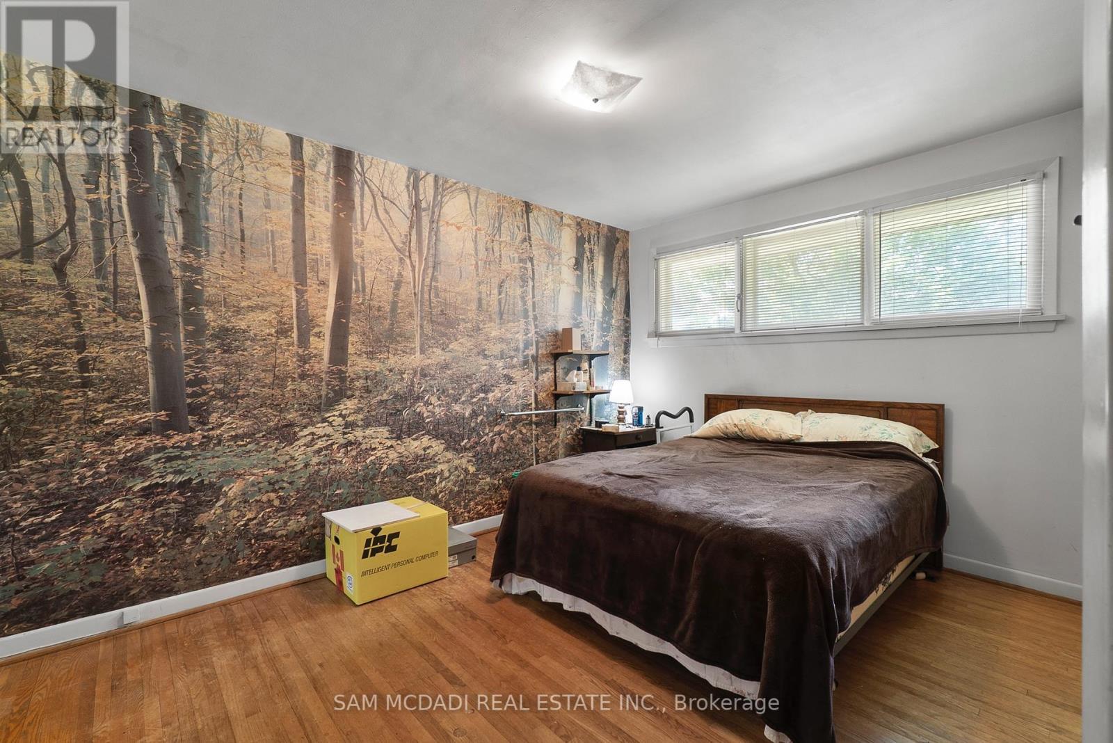 1491 Woodeden Drive, Mississauga, Ontario  L5H 2V1 - Photo 12 - W12316747