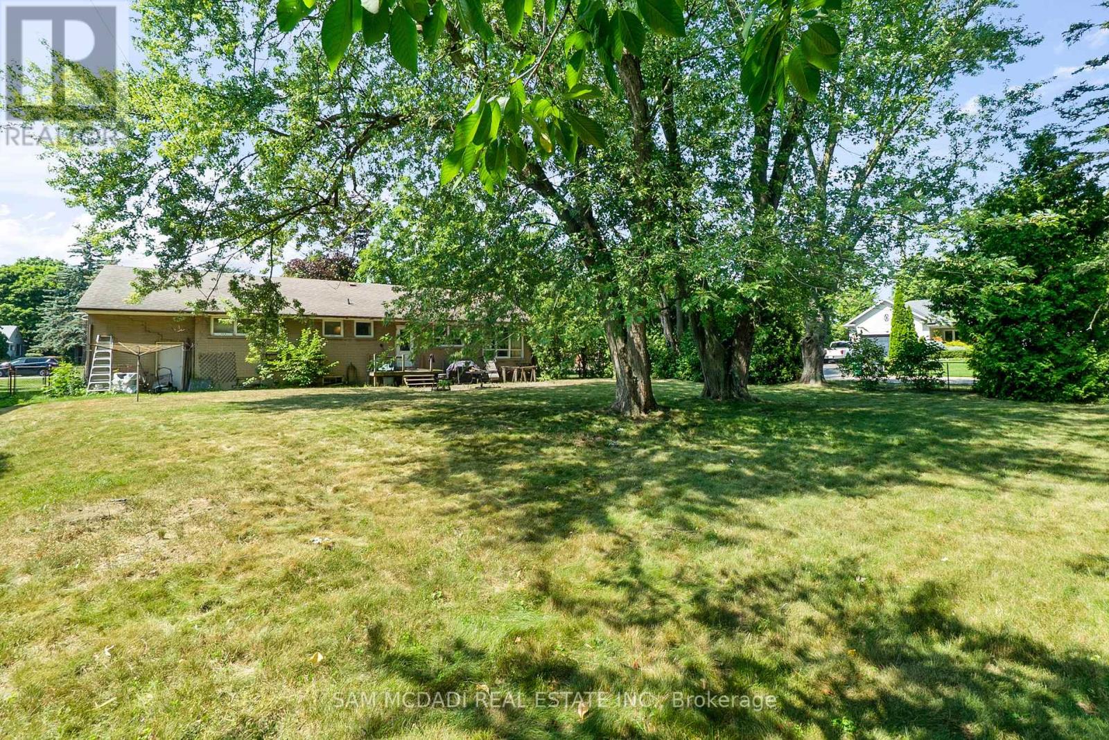 1491 Woodeden Drive, Mississauga, Ontario  L5H 2V1 - Photo 23 - W12316747