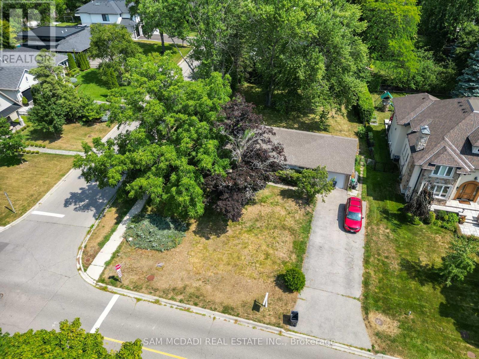 1491 Woodeden Drive, Mississauga, Ontario  L5H 2V1 - Photo 30 - W12316747