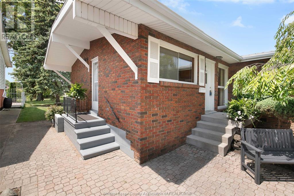 Property at 841 Lacasse image 5