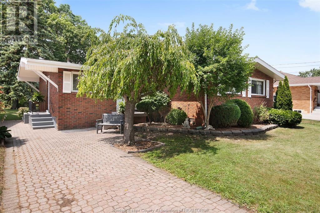 Property at 841 Lacasse image 2