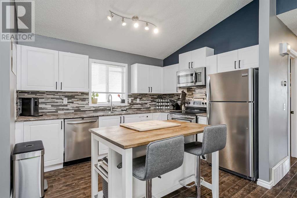 Property at 14568 Mt Mckenzie Drive SE image 2
