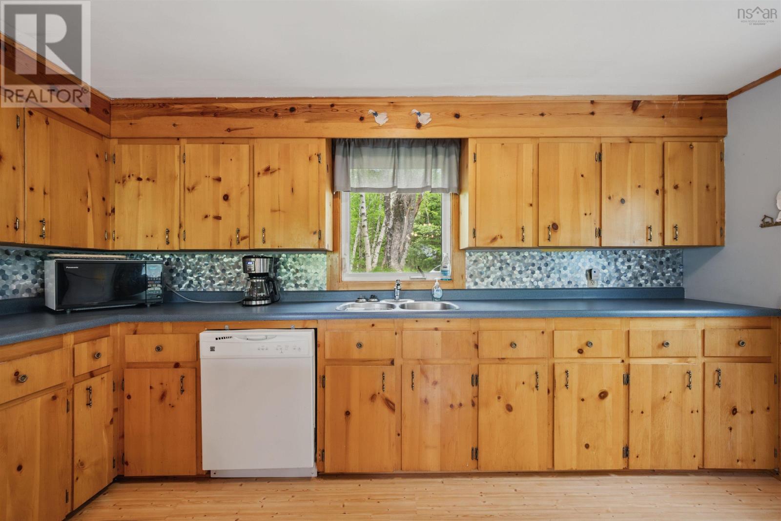 156 Lakewood Drive, Chester Grant, Nova Scotia  B0J 1K0 - Photo 5 - 202513211
