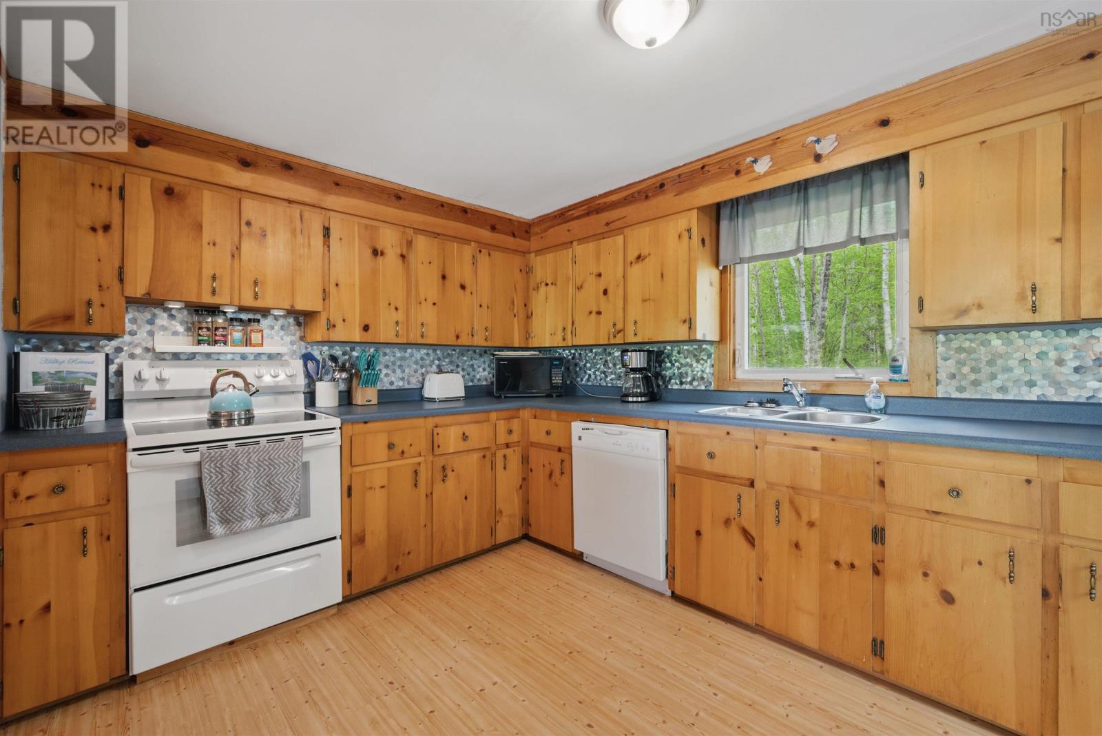 156 Lakewood Drive, Chester Grant, Nova Scotia  B0J 1K0 - Photo 7 - 202513211