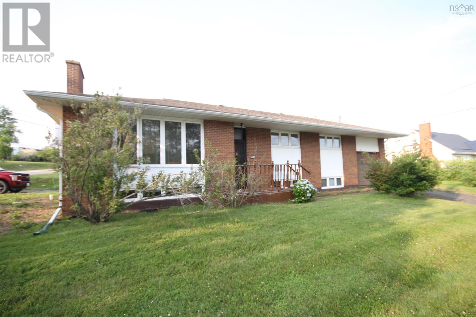 504 Queen Street, Port Hawkesbury, Nova Scotia  B9A 2V9 - Photo 2 - 202517689
