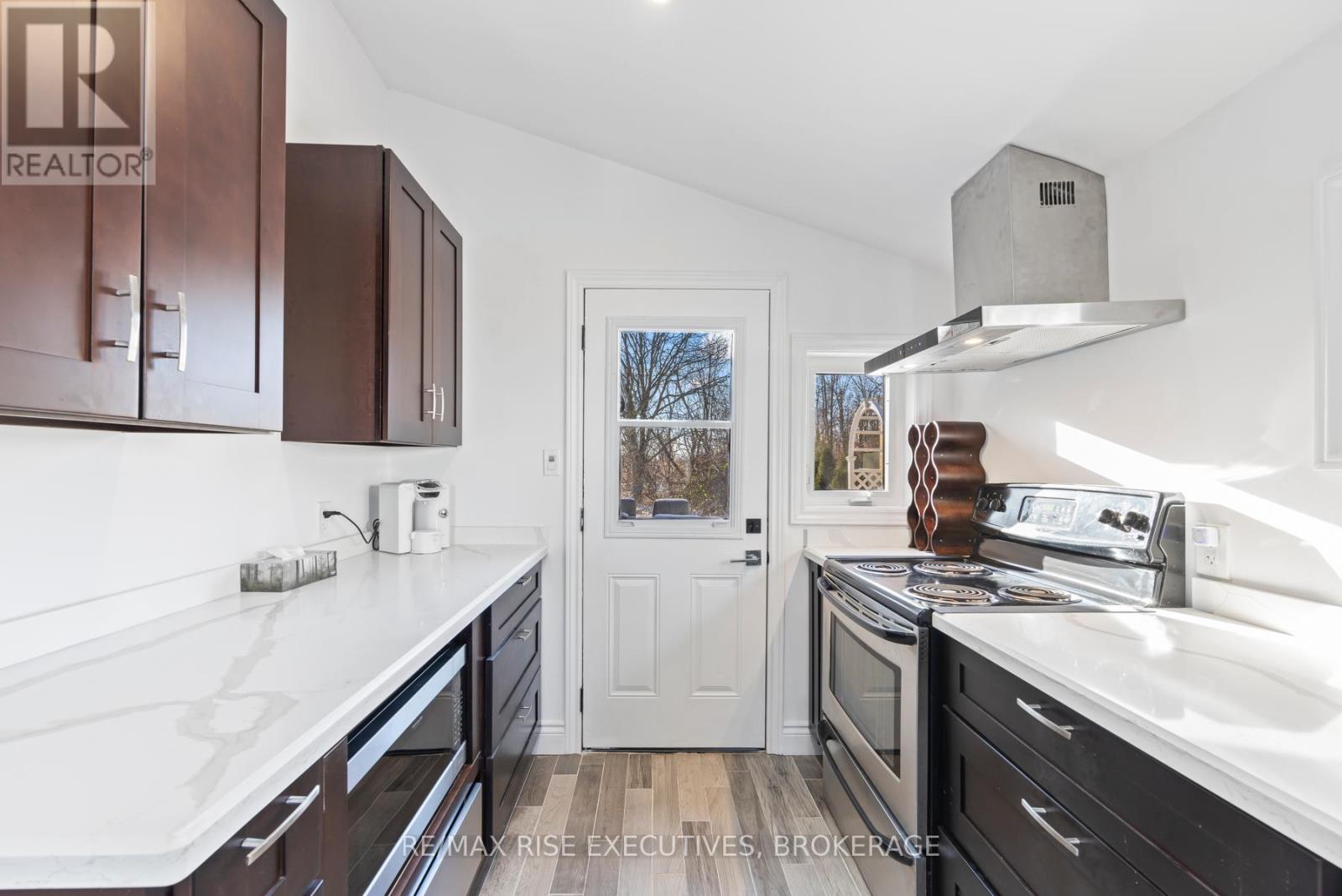 10 Greer Street, Kingston, Ontario  K7K 2V9 - Photo 18 - X12316947