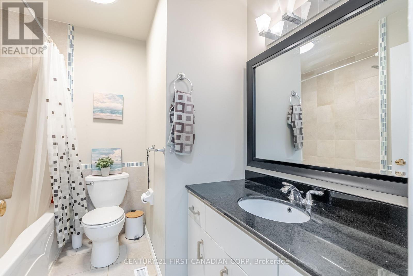 50 Erica Crescent, London South, Ontario  N6E 3P4 - Photo 23 - X12316943