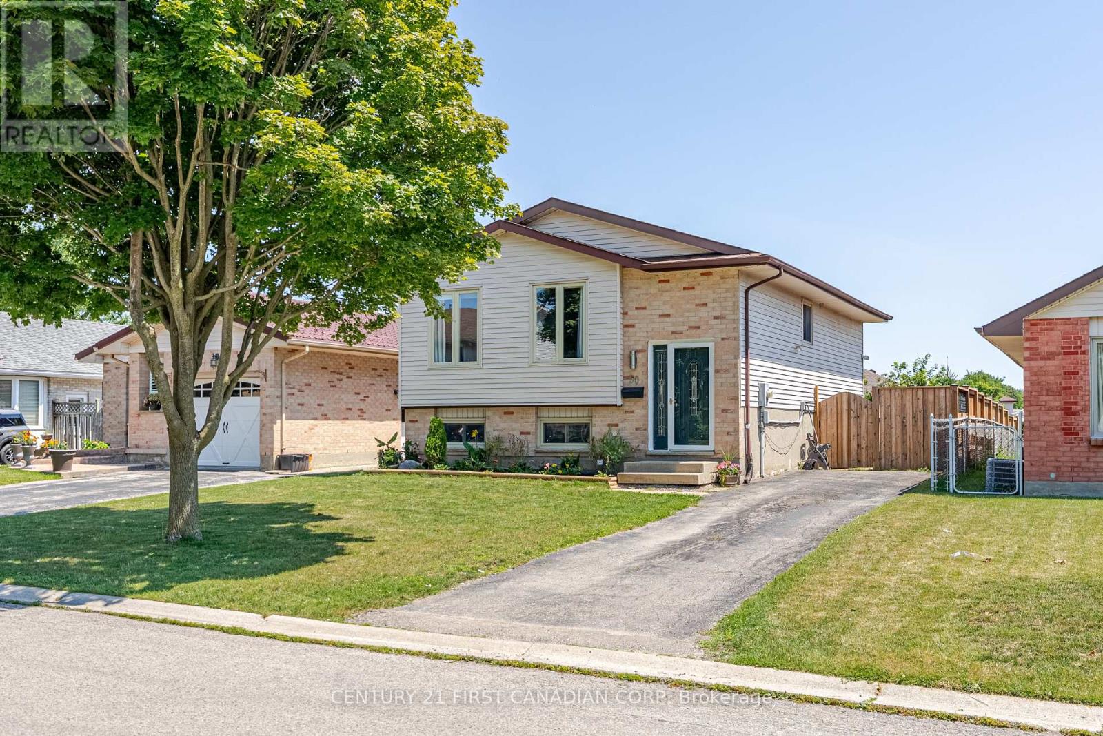 50 Erica Crescent, London South, Ontario  N6E 3P4 - Photo 3 - X12316943