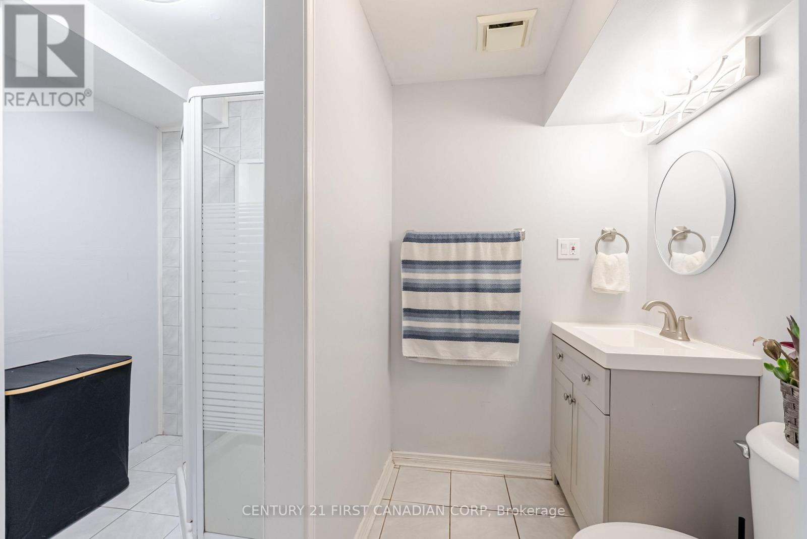 50 Erica Crescent, London South, Ontario  N6E 3P4 - Photo 31 - X12316943