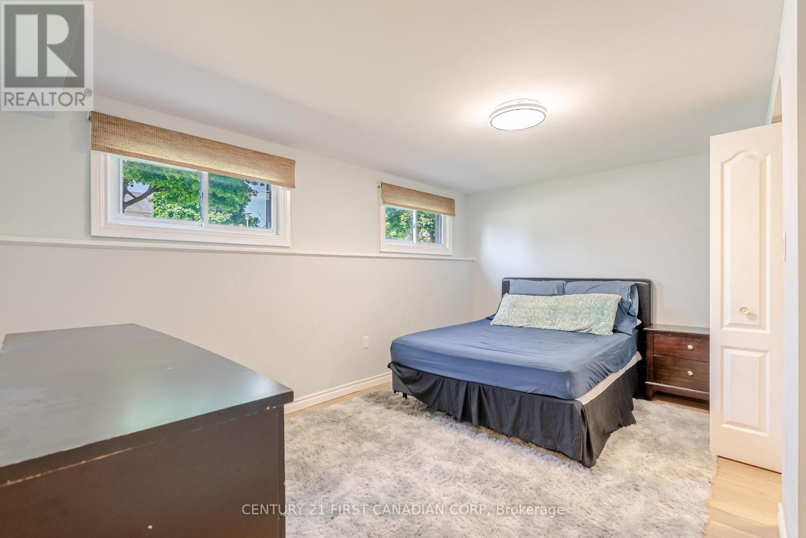 50 Erica Crescent, London South, Ontario  N6E 3P4 - Photo 34 - X12316943
