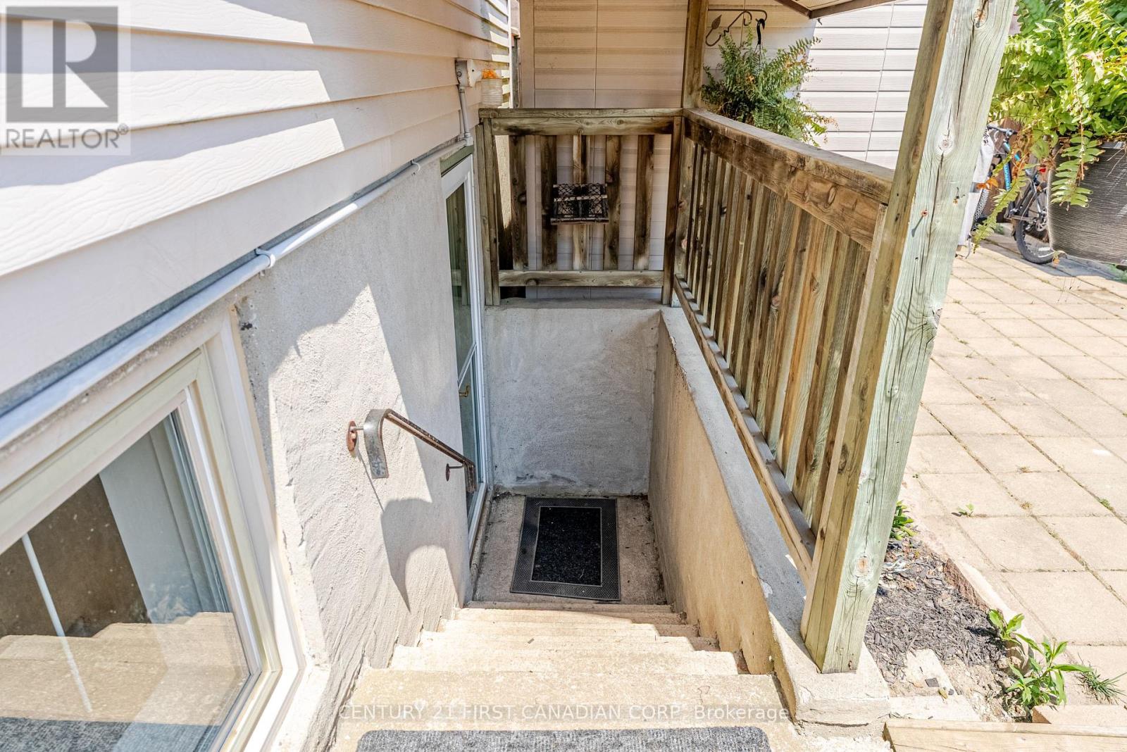 50 Erica Crescent, London South, Ontario  N6E 3P4 - Photo 37 - X12316943