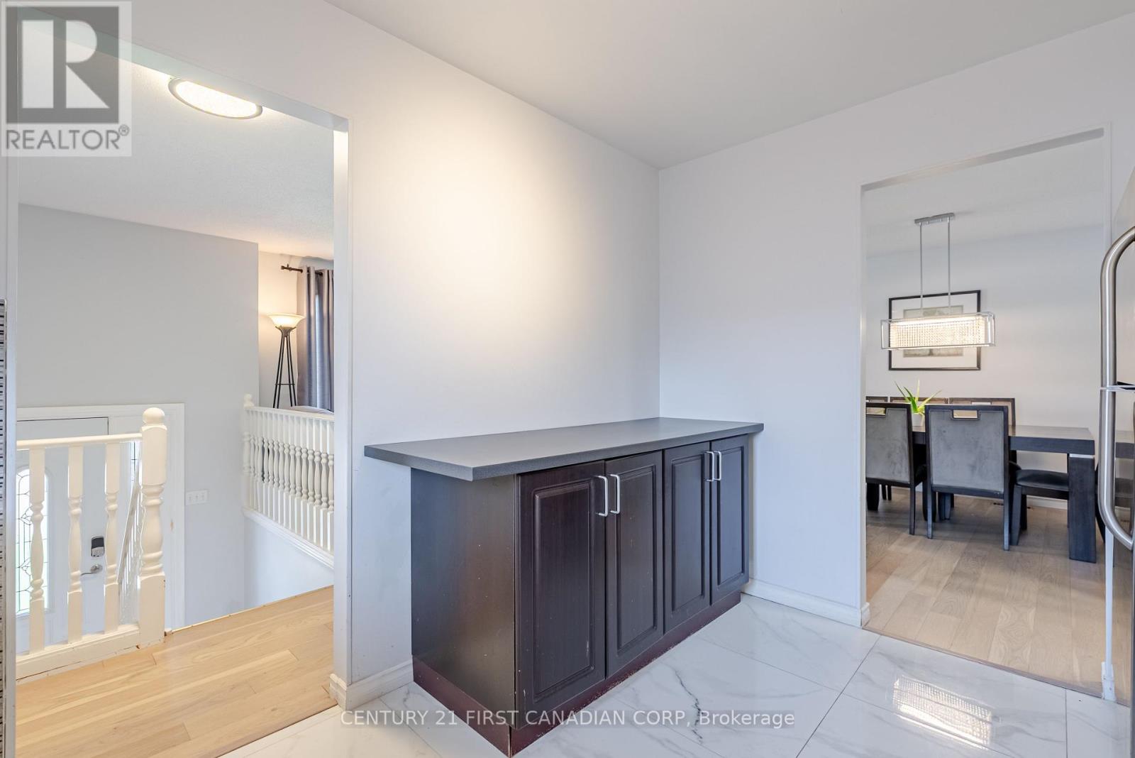 50 Erica Crescent, London South, Ontario  N6E 3P4 - Photo 6 - X12316943