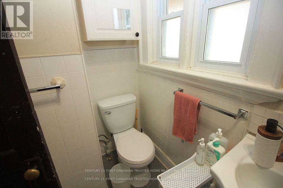 1051 Richmond Street, London East, Ontario  N6A 3J7 - Photo 14 - X12316959