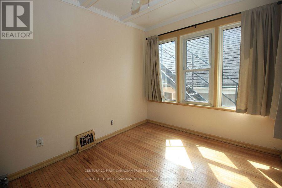 1051 Richmond Street, London East, Ontario  N6A 3J7 - Photo 17 - X12316959