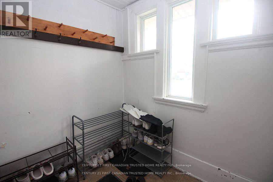 1051 Richmond Street, London East, Ontario  N6A 3J7 - Photo 2 - X12316959