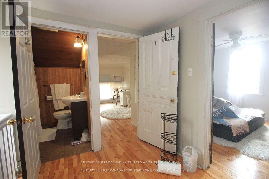 1051 Richmond Street, London East, Ontario  N6A 3J7 - Photo 30 - X12316959
