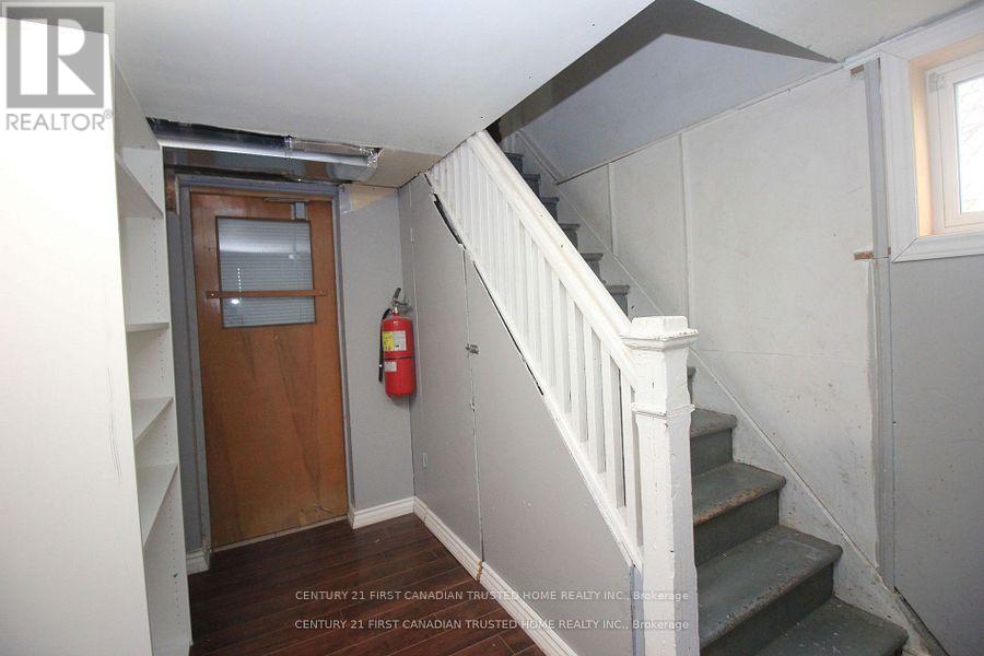 1051 Richmond Street, London East, Ontario  N6A 3J7 - Photo 38 - X12316959