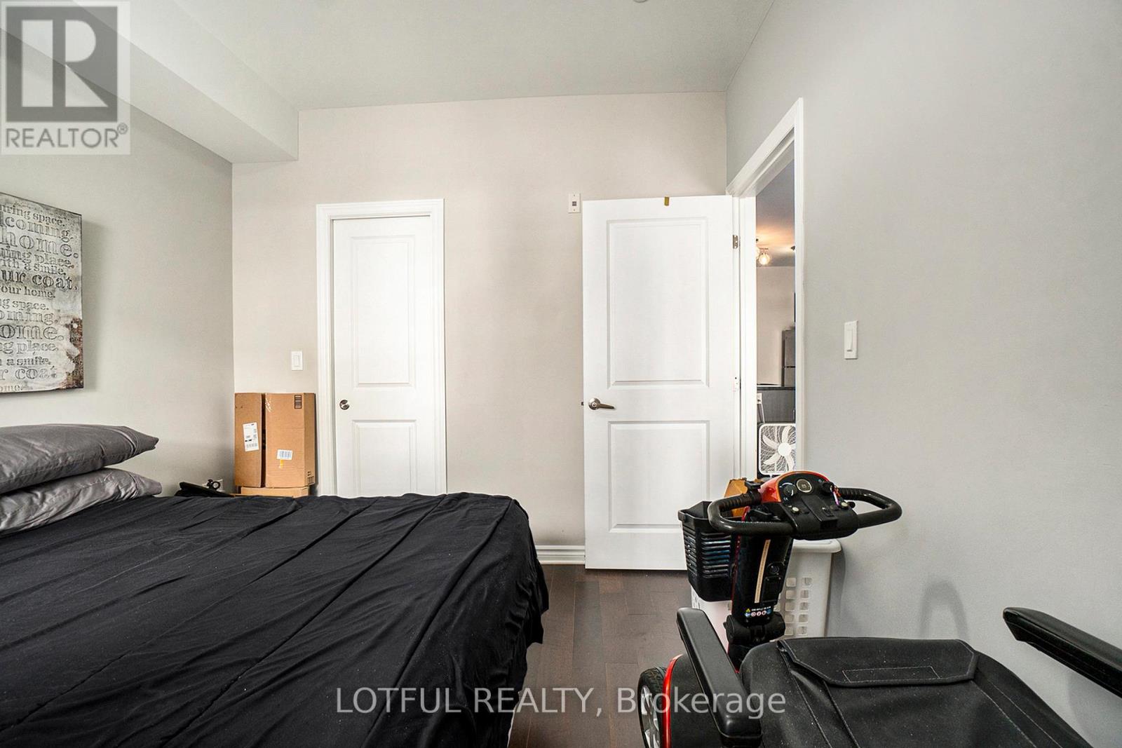 110 - 120 Prestige Circle, Ottawa, Ontario  K4A 1B4 - Photo 13 - X12316945