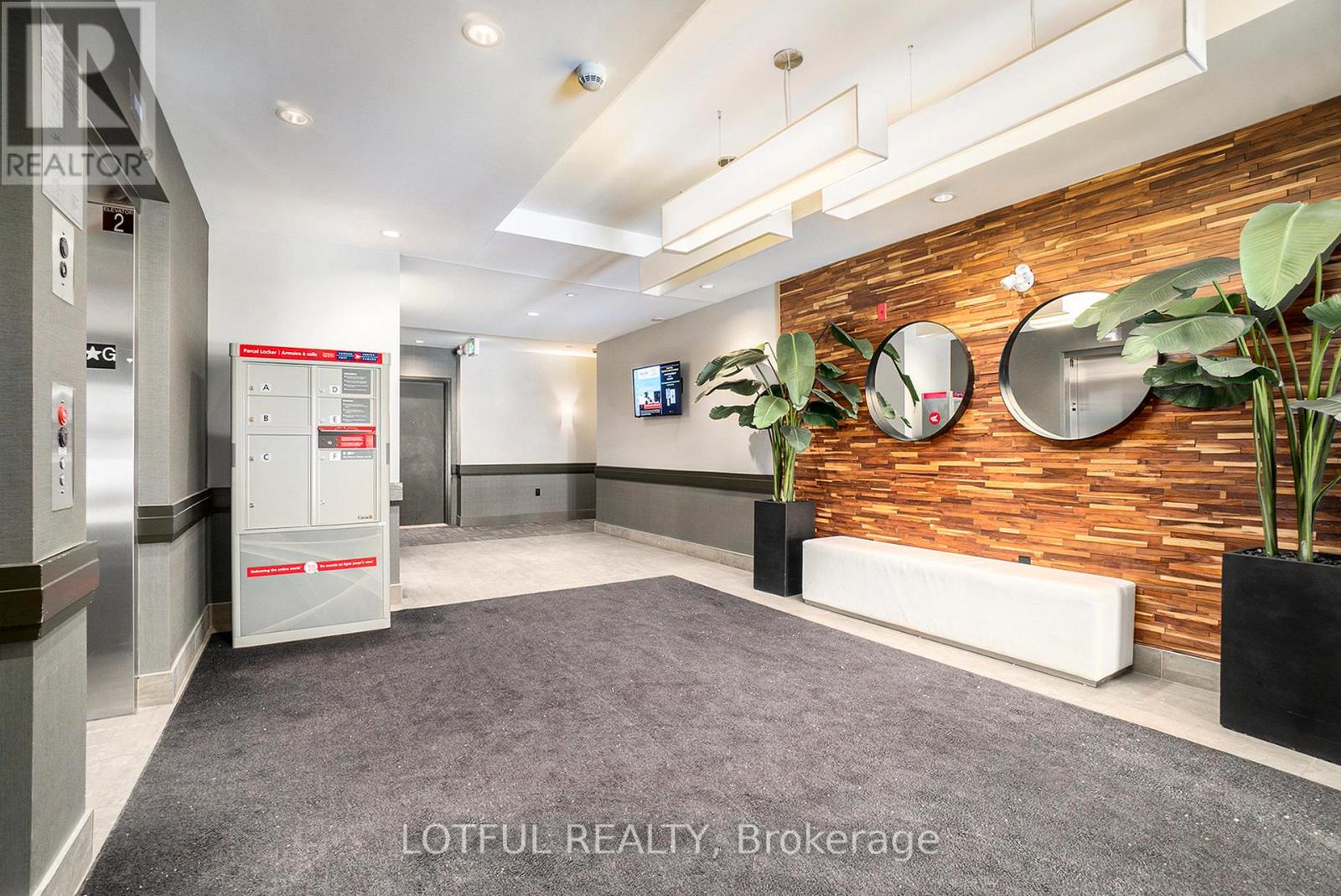 110 - 120 Prestige Circle, Ottawa, Ontario  K4A 1B4 - Photo 2 - X12316945