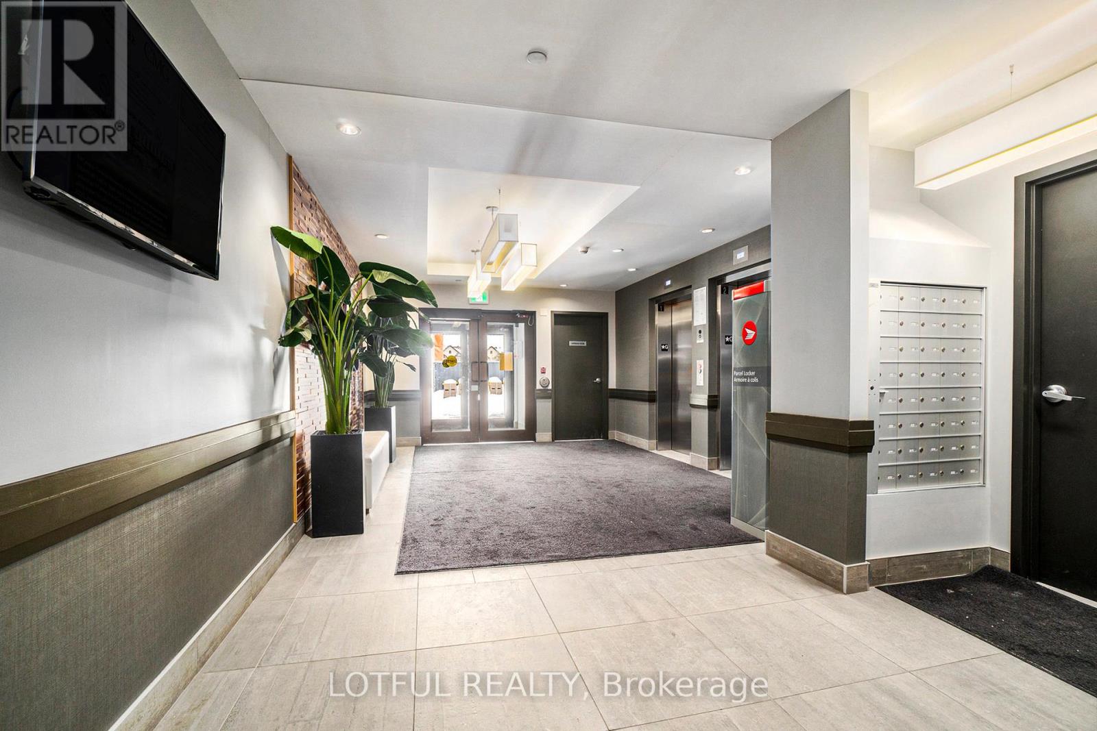 110 - 120 Prestige Circle, Ottawa, Ontario  K4A 1B4 - Photo 3 - X12316945