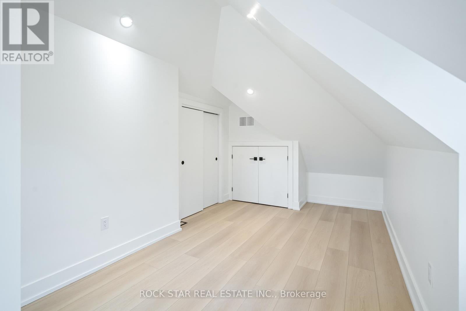 42 Ray Street S, Hamilton, Ontario  L8P 3V3 - Photo 12 - X12316858