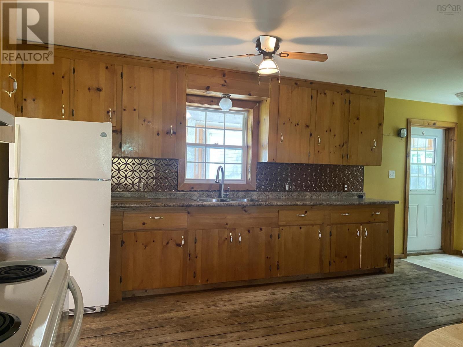 137 Bells Point Road, Port Mouton, Nova Scotia  B0T 1T0 - Photo 9 - 202517367