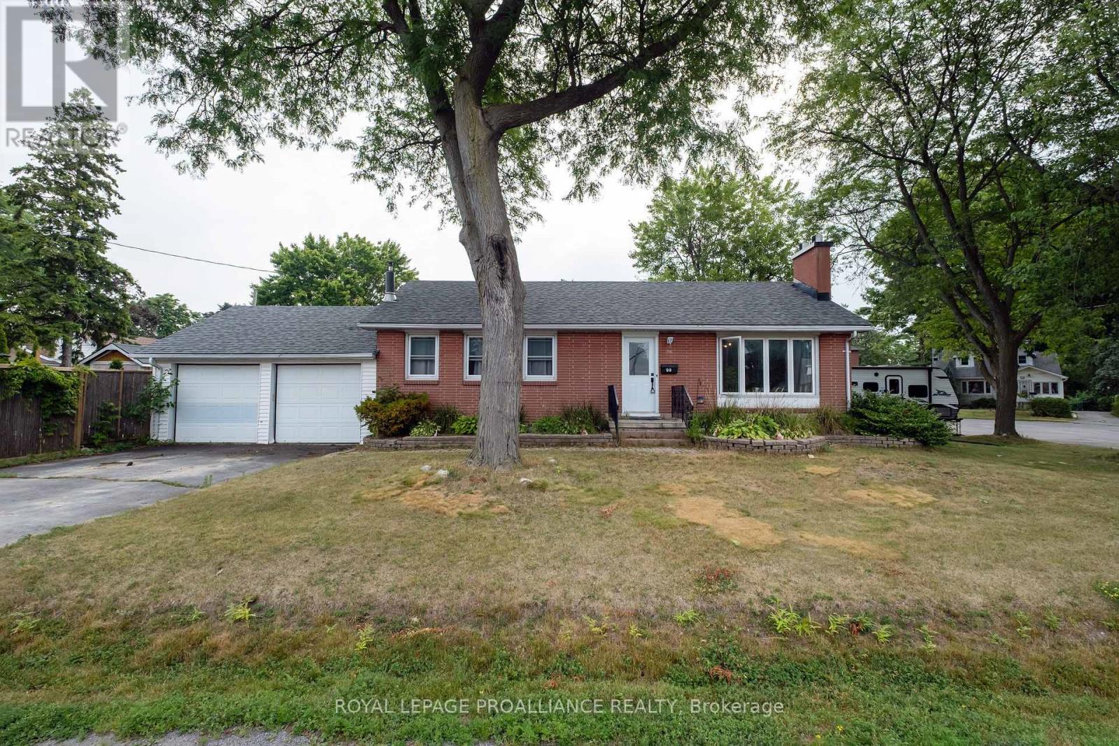 17 Woodland Acres, Belleville, Ontario  K8N 4K2 - Photo 1 - X12313598