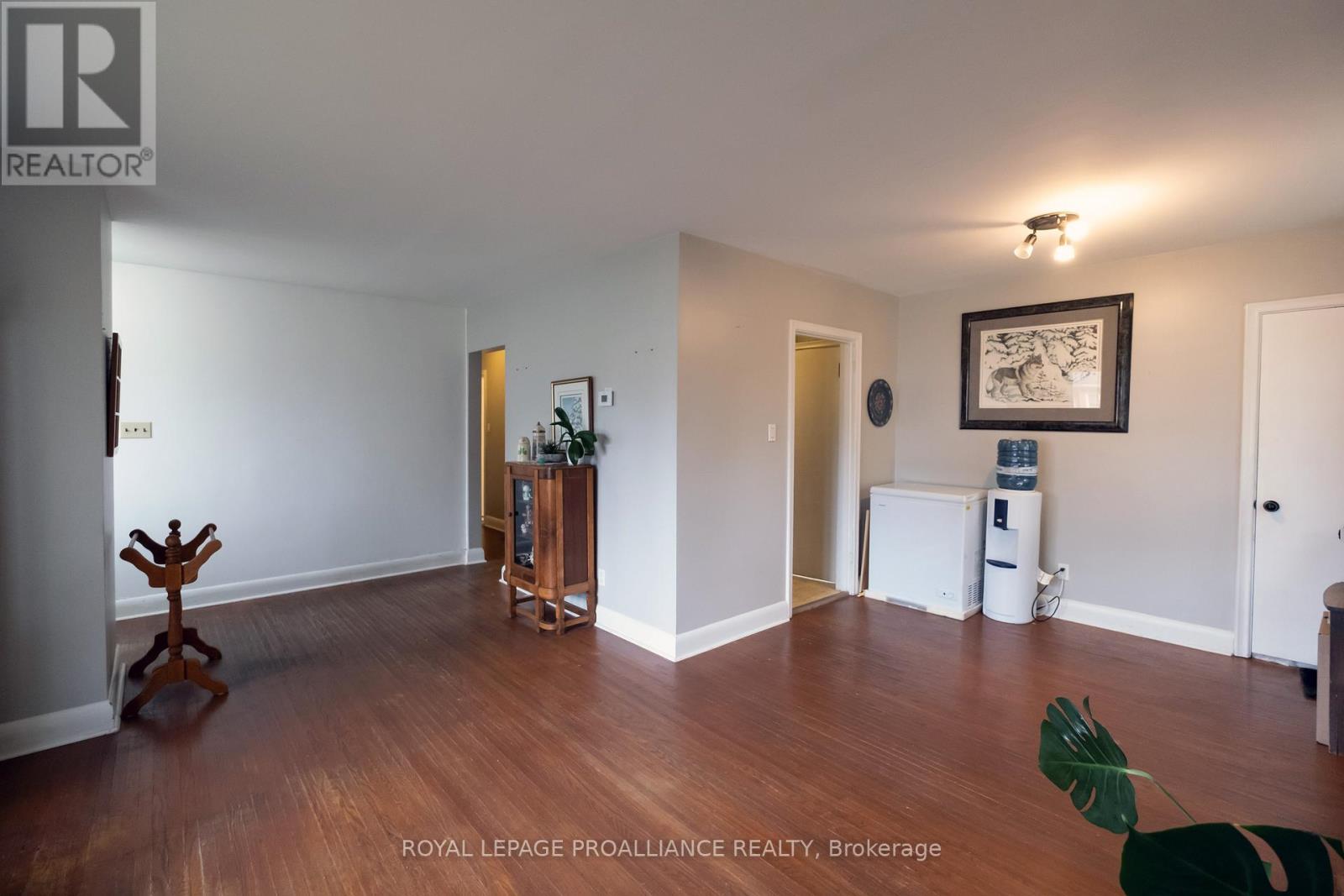 17 Woodland Acres, Belleville, Ontario  K8N 4K2 - Photo 12 - X12313598