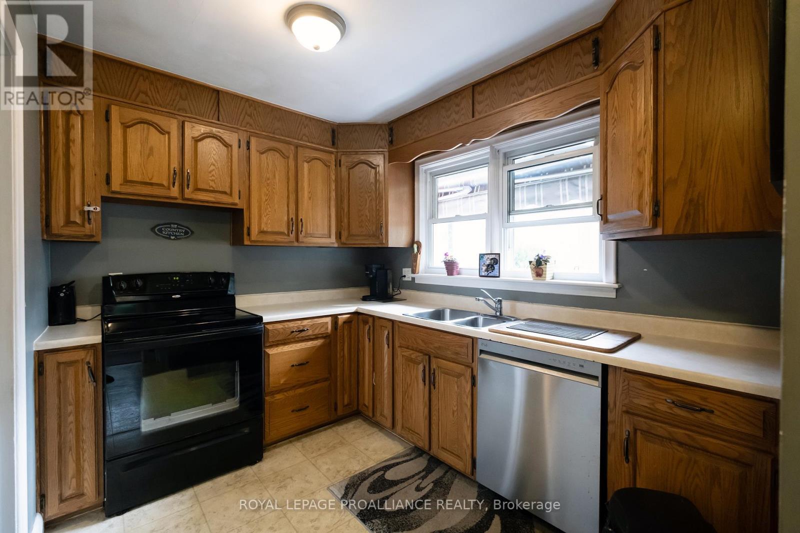 17 Woodland Acres, Belleville, Ontario  K8N 4K2 - Photo 13 - X12313598