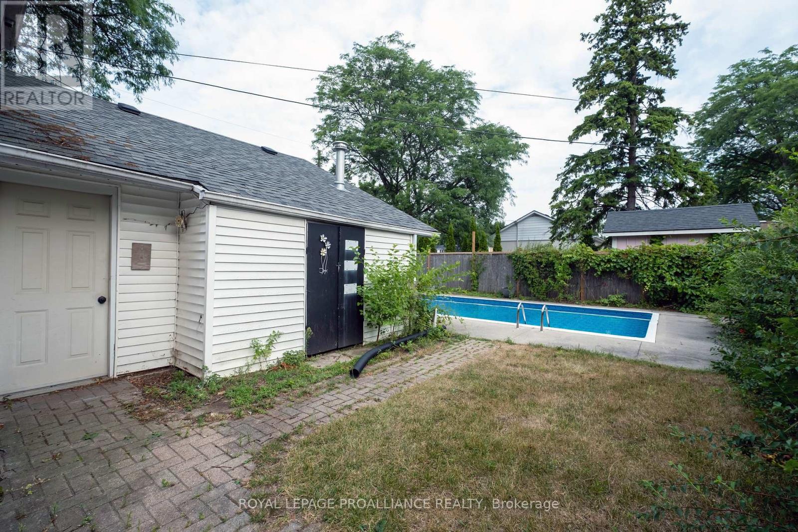 17 Woodland Acres, Belleville, Ontario  K8N 4K2 - Photo 36 - X12313598