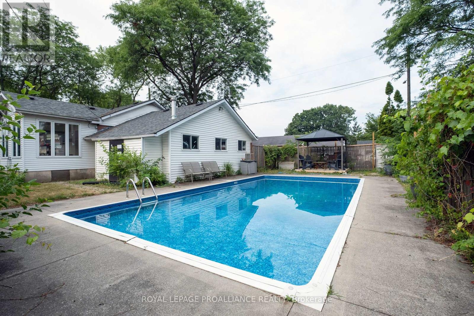 17 Woodland Acres, Belleville, Ontario  K8N 4K2 - Photo 38 - X12313598