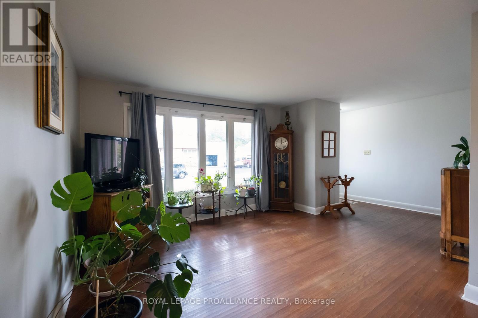 17 Woodland Acres, Belleville, Ontario  K8N 4K2 - Photo 8 - X12313598