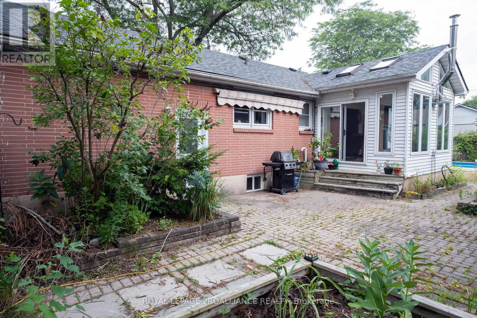 17 Woodland Acres, Belleville, Ontario  K8N 4K2 - Photo 33 - X12313598