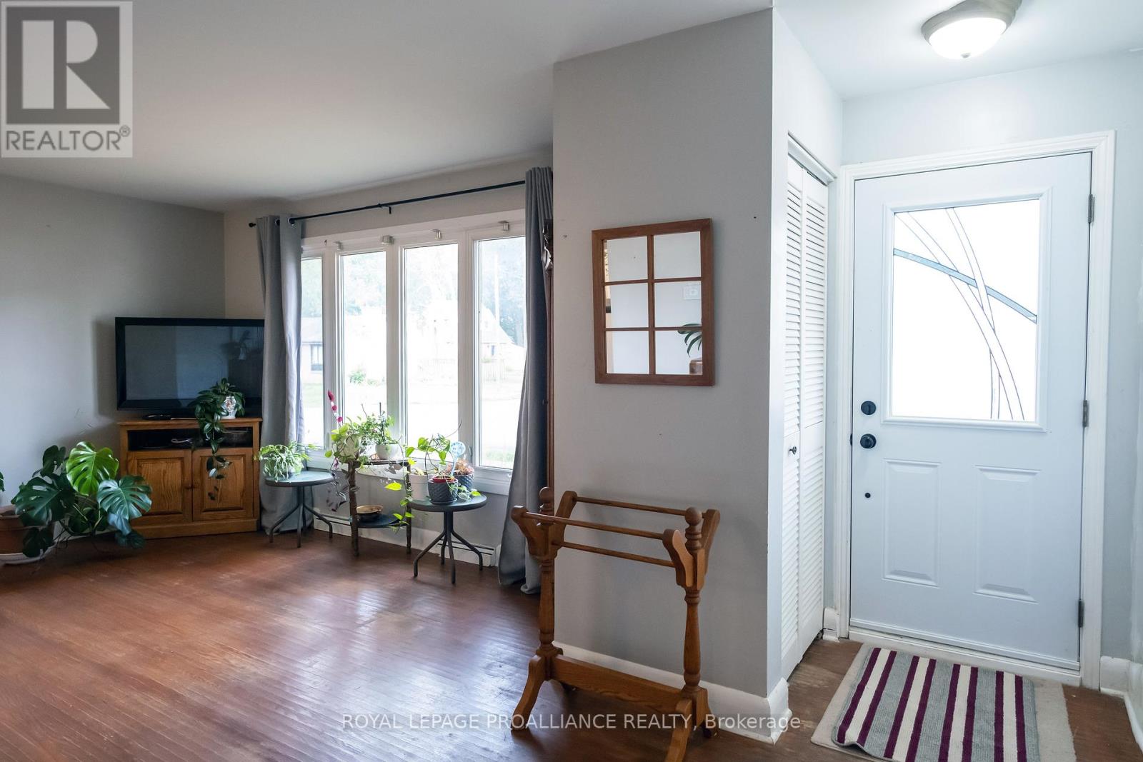 17 Woodland Acres, Belleville, Ontario  K8N 4K2 - Photo 5 - X12313598