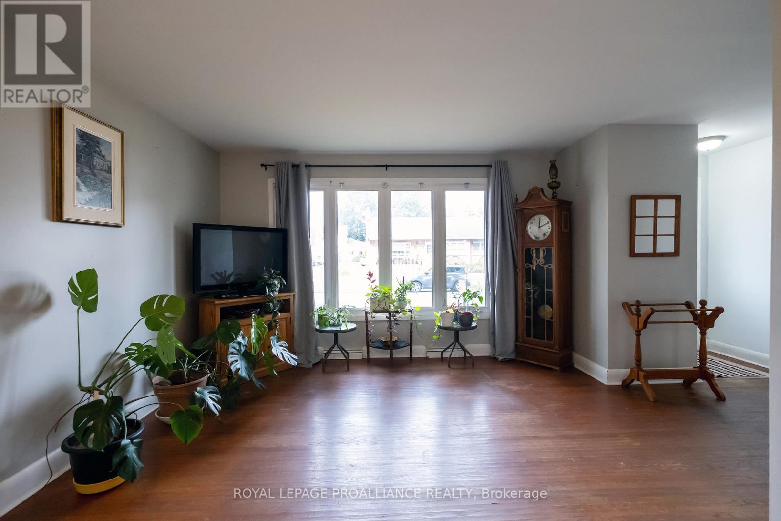 17 Woodland Acres, Belleville, Ontario  K8N 4K2 - Photo 9 - X12313598