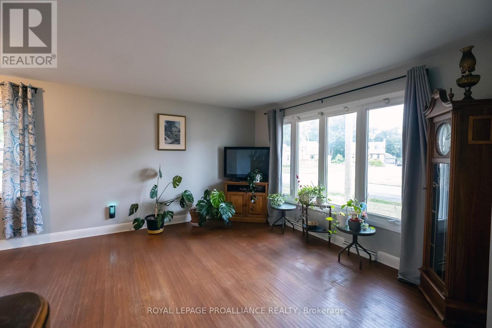 17 Woodland Acres, Belleville, Ontario  K8N 4K2 - Photo 7 - X12313598