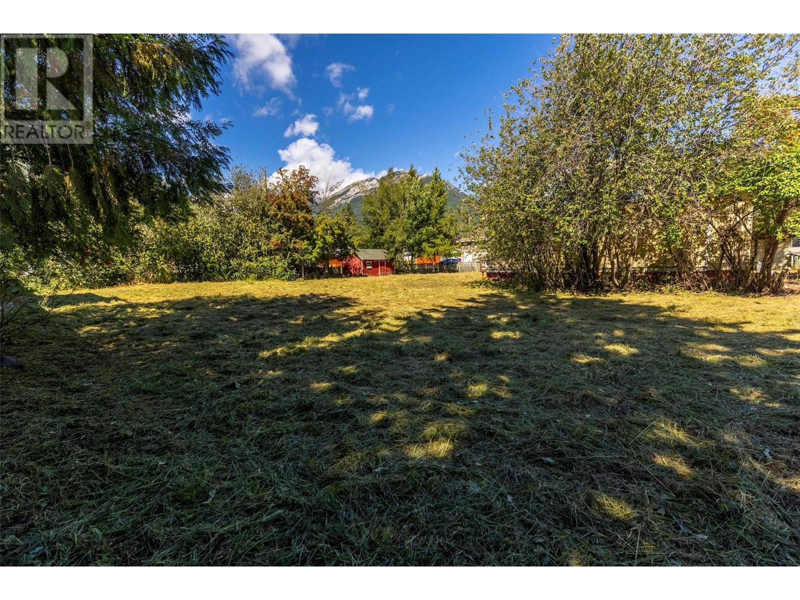 1321 7th Avenue, Fernie, British Columbia  V0B 1M0 - Photo 7 - 10357927