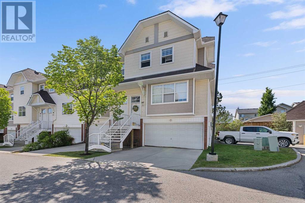 Property at 127 Tuscany Springs Gardens NW image 2