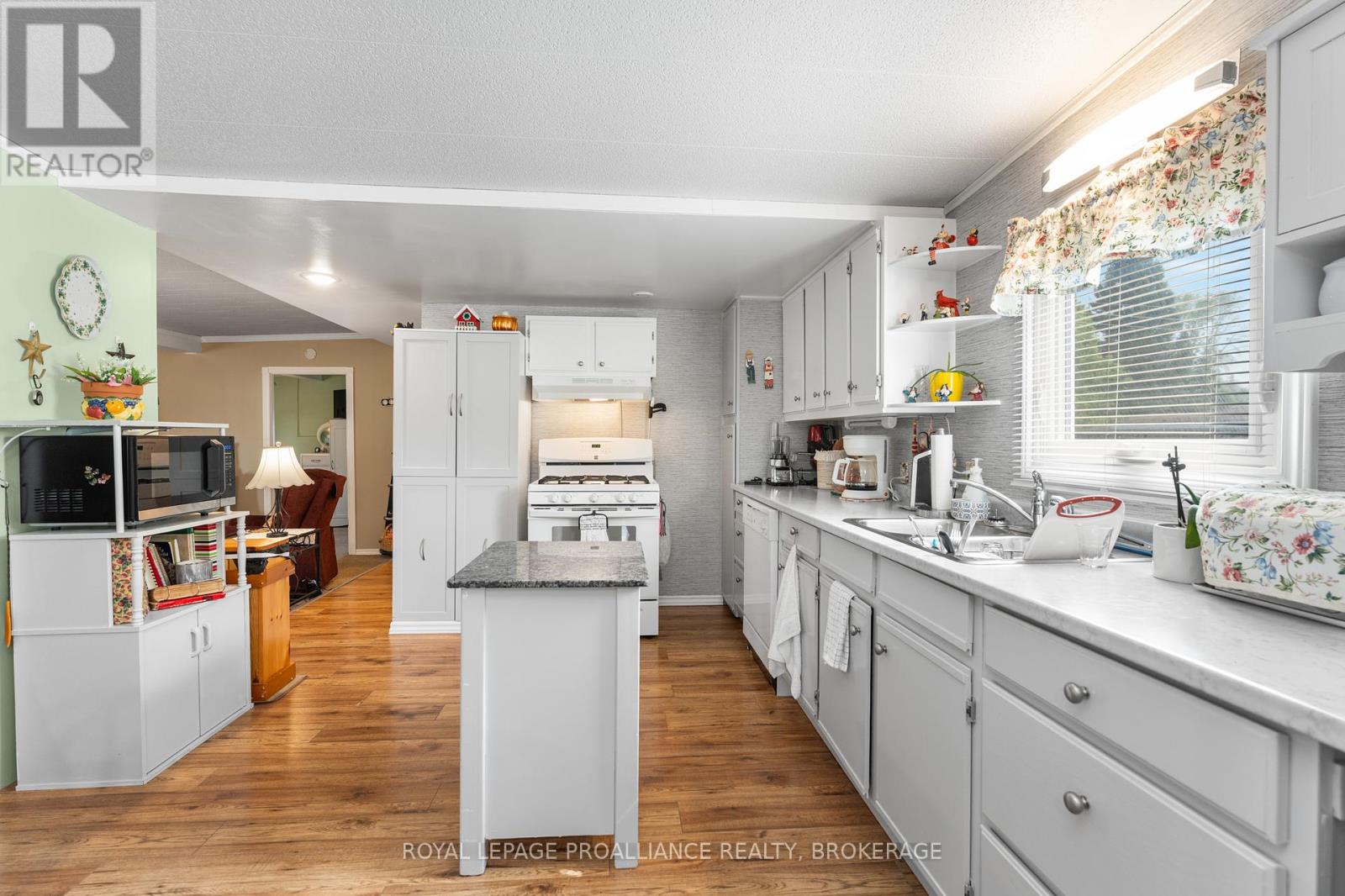 4328 Elm Street, South Frontenac, Ontario  K0H 2W0 - Photo 14 - X12317118