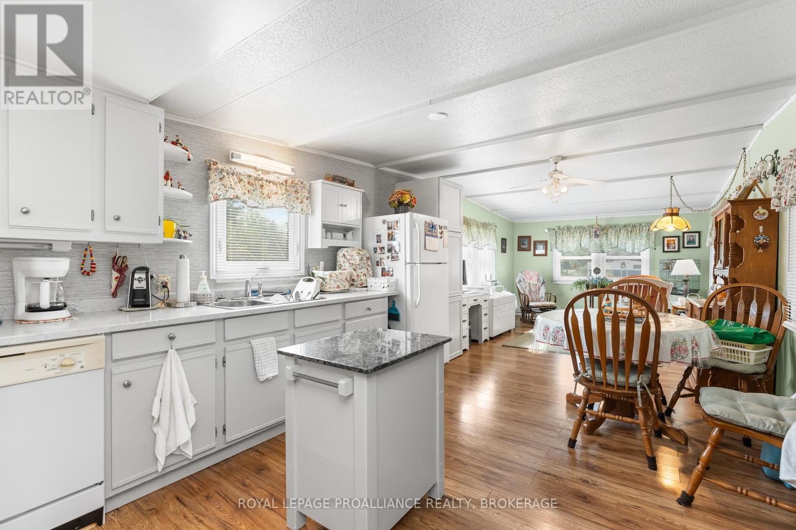 4328 Elm Street, South Frontenac, Ontario  K0H 2W0 - Photo 16 - X12317118