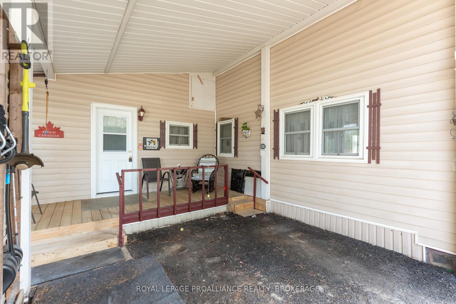 4328 Elm Street, South Frontenac, Ontario  K0H 2W0 - Photo 3 - X12317118