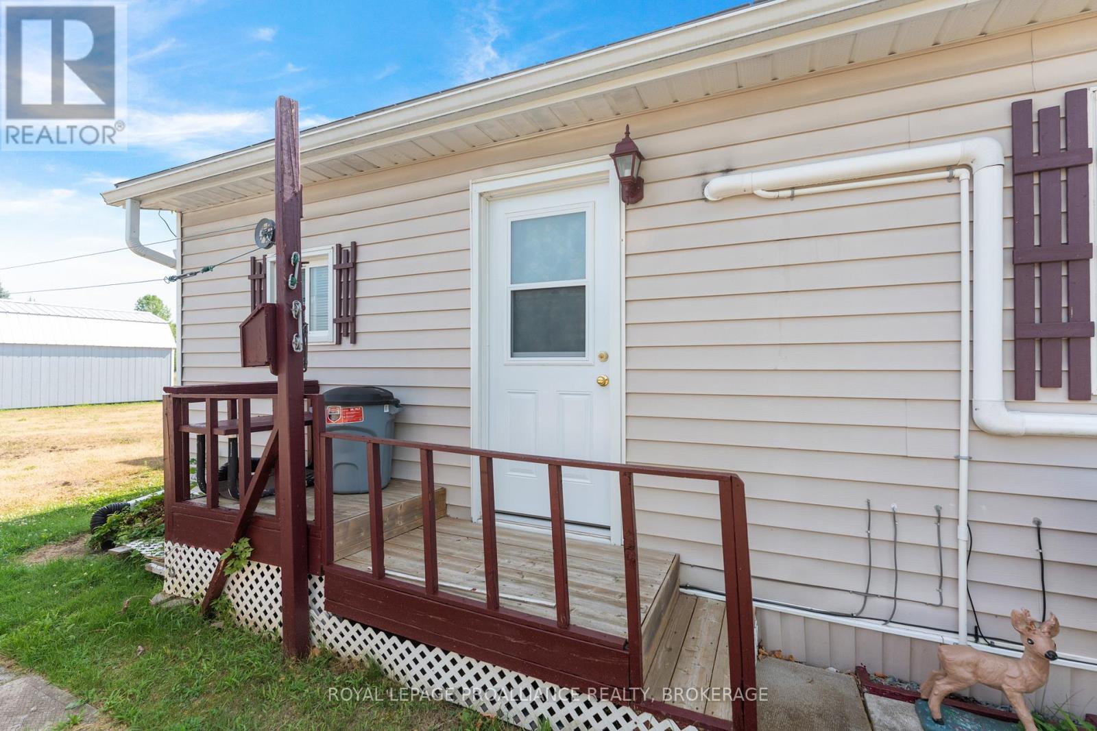 4328 Elm Street, South Frontenac, Ontario  K0H 2W0 - Photo 35 - X12317118