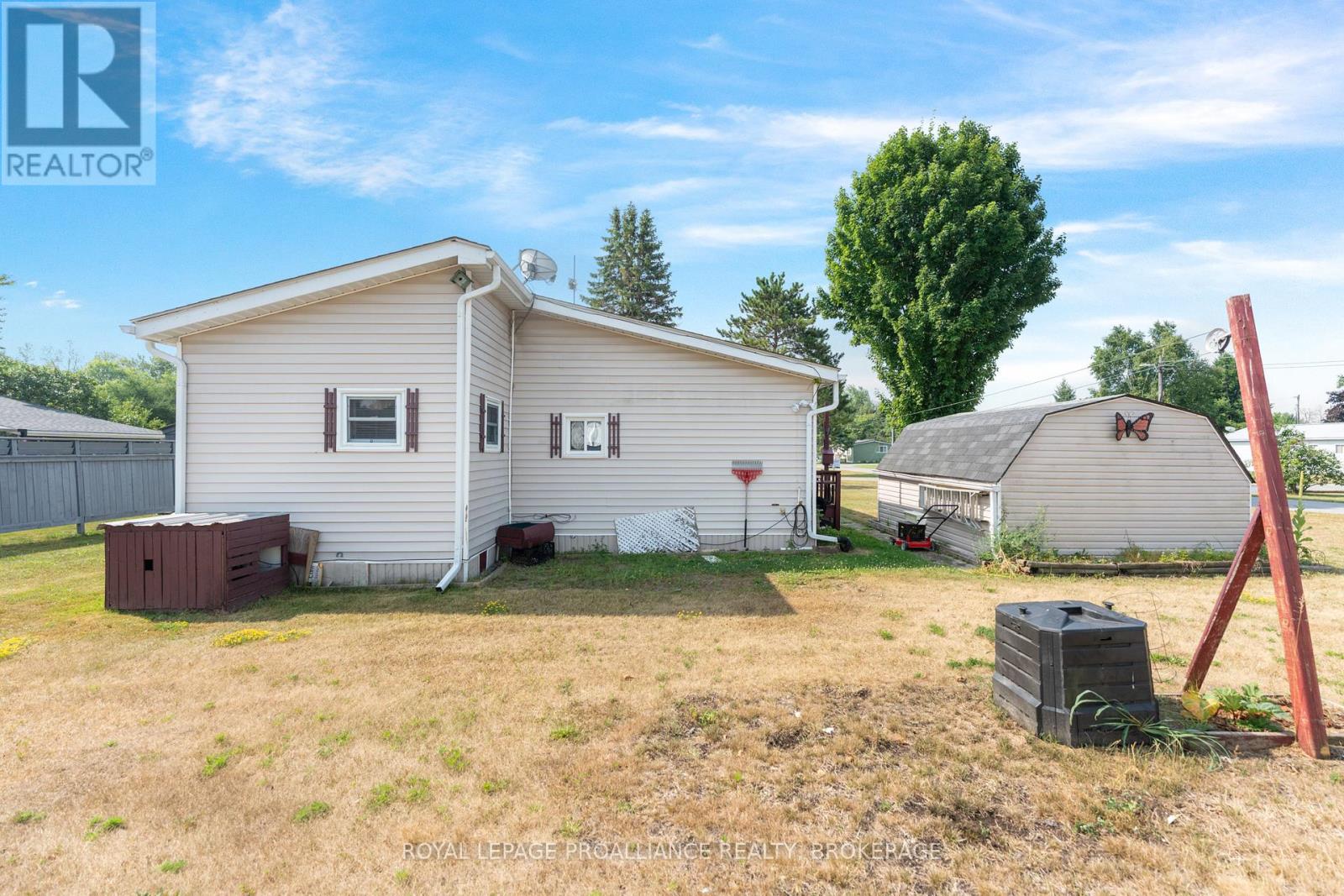 4328 Elm Street, South Frontenac, Ontario  K0H 2W0 - Photo 36 - X12317118