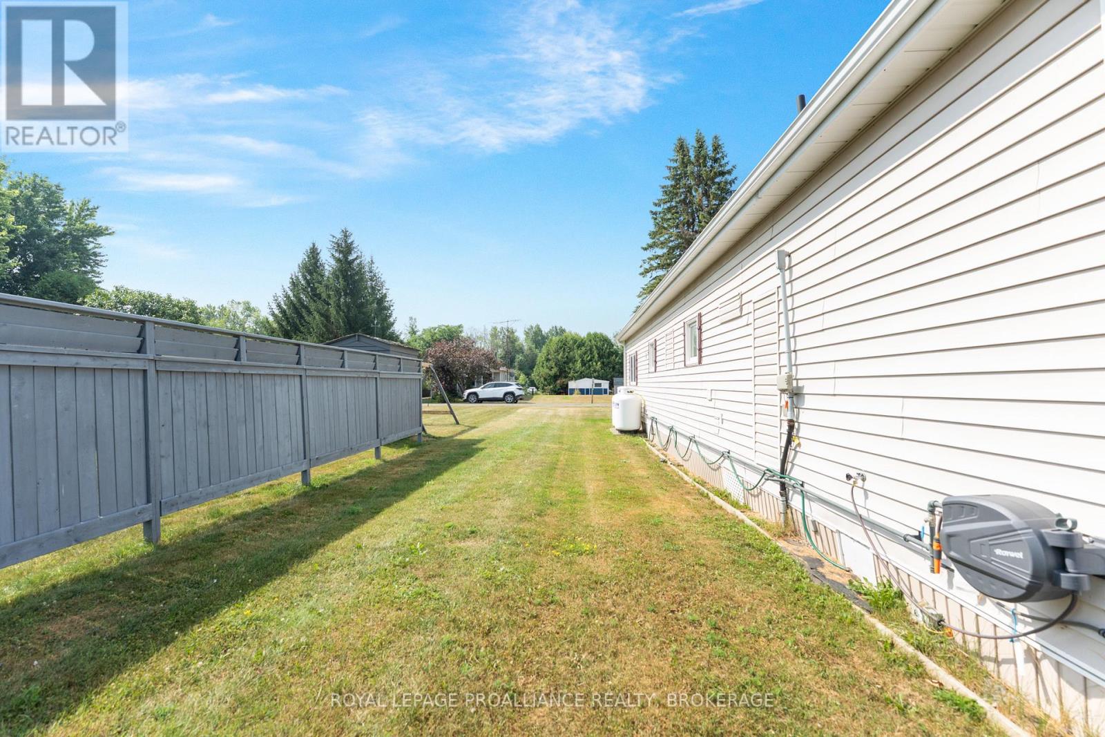 4328 Elm Street, South Frontenac, Ontario  K0H 2W0 - Photo 37 - X12317118