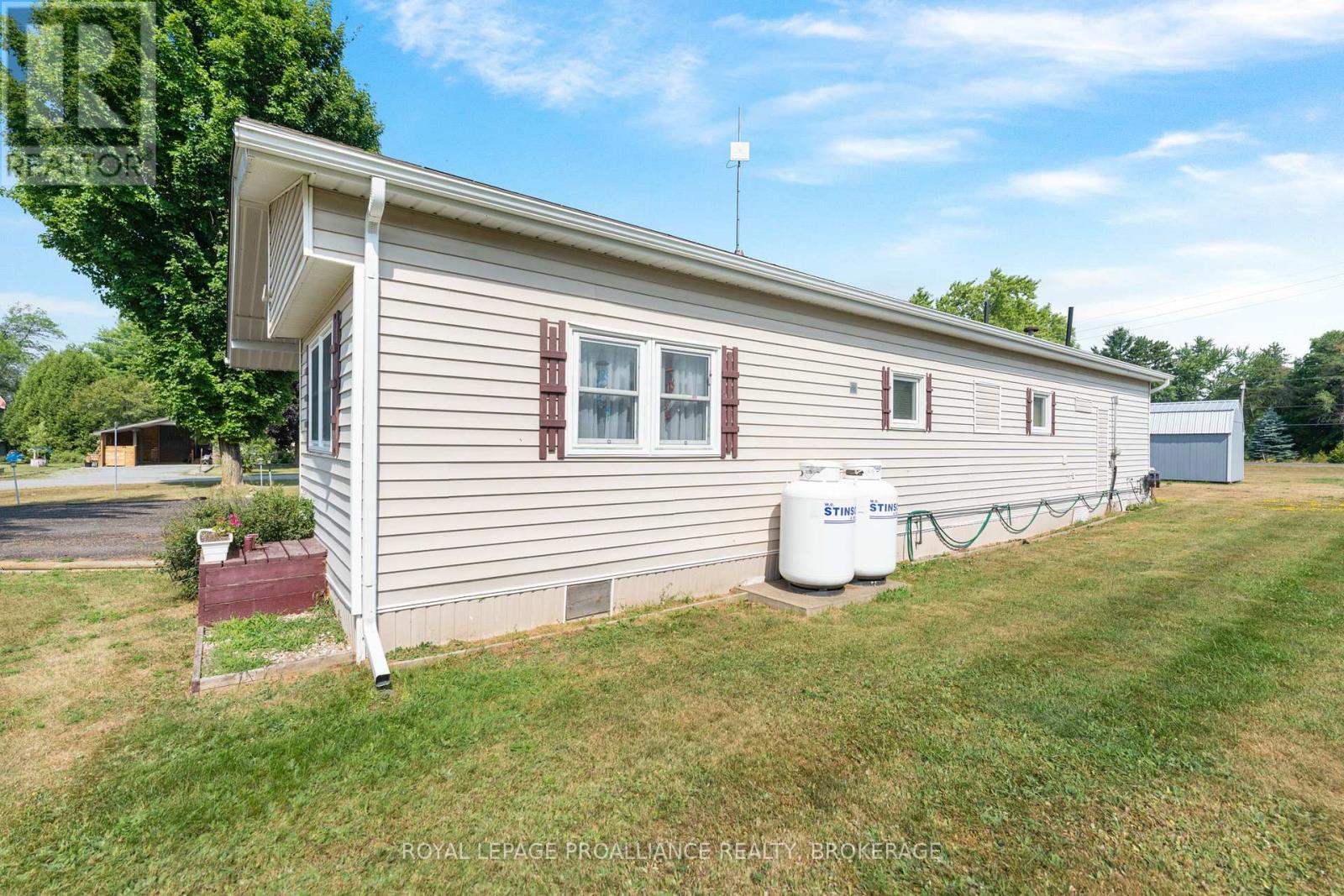 4328 Elm Street, South Frontenac, Ontario  K0H 2W0 - Photo 38 - X12317118