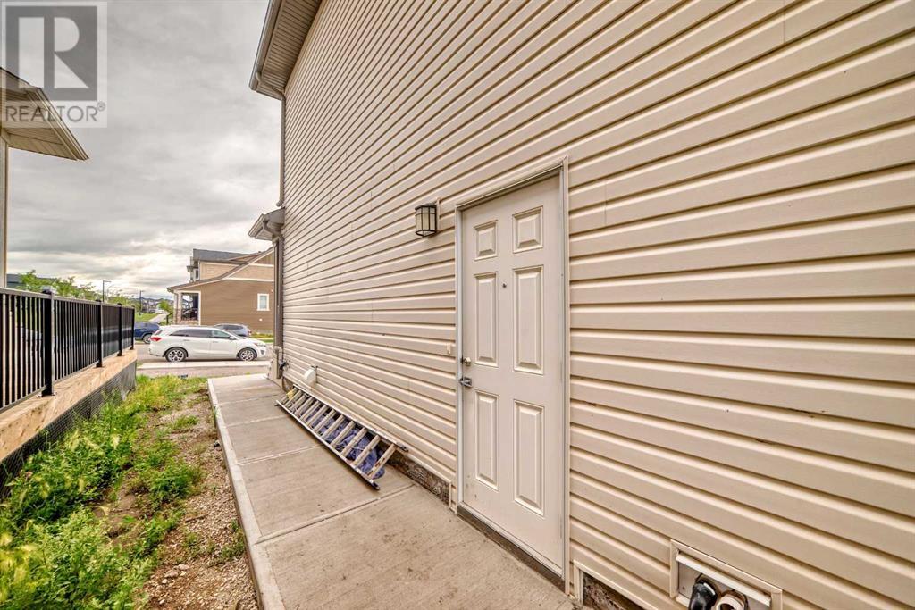 Property at 112 Ambleton Street NW image 4