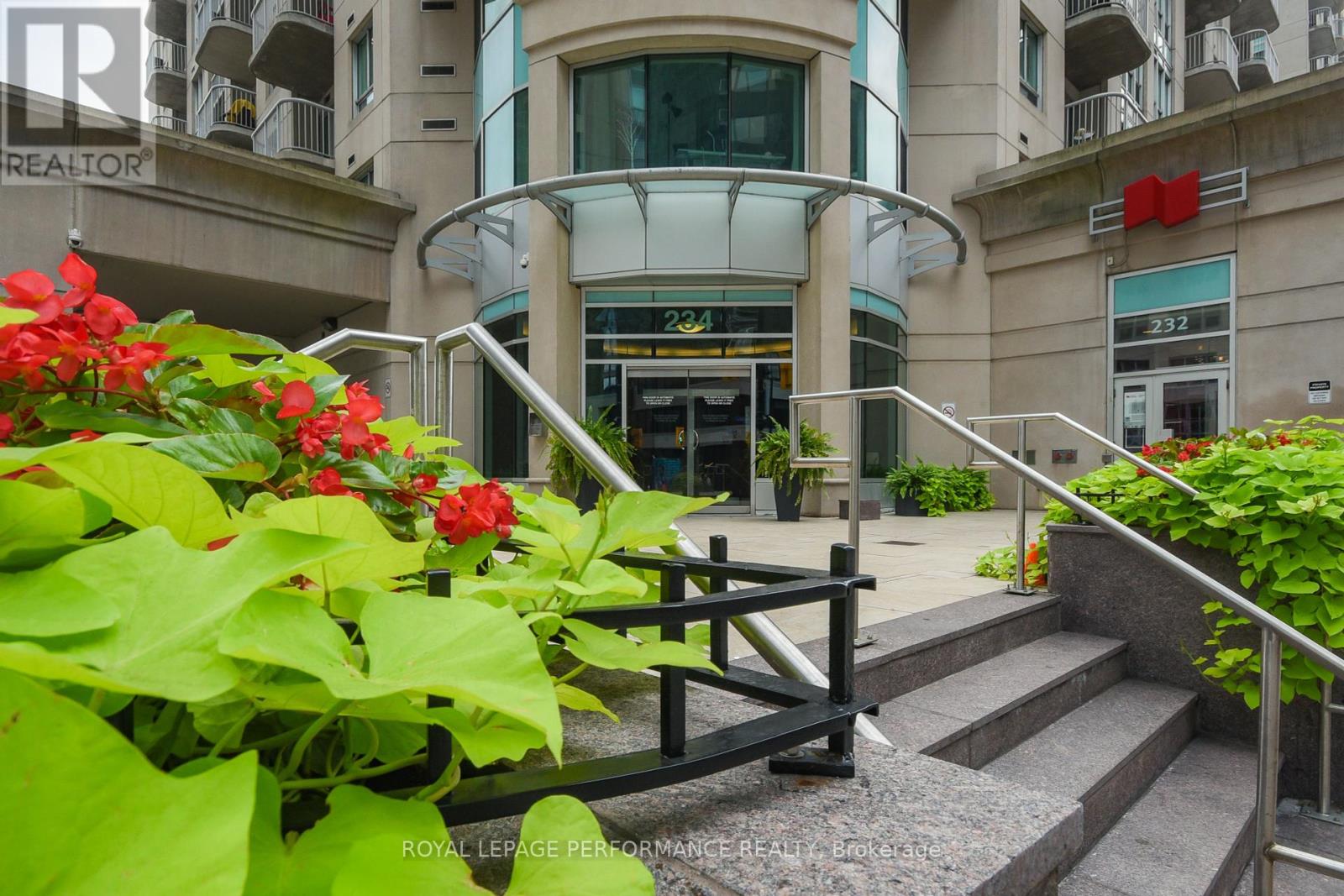 1107 - 234 Rideau Street, Ottawa, Ontario  K1N 0A9 - Photo 3 - X12317079